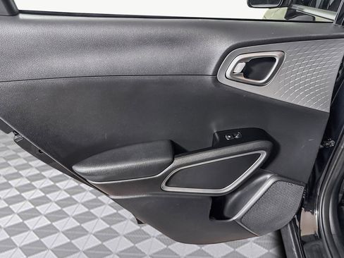Used 2021 Kia Soul LX image 25