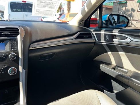 Used 2020 Ford Fusion S image 27