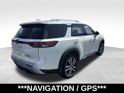 Used 2024 Nissan Pathfinder Platinum AWD/4WD image 7