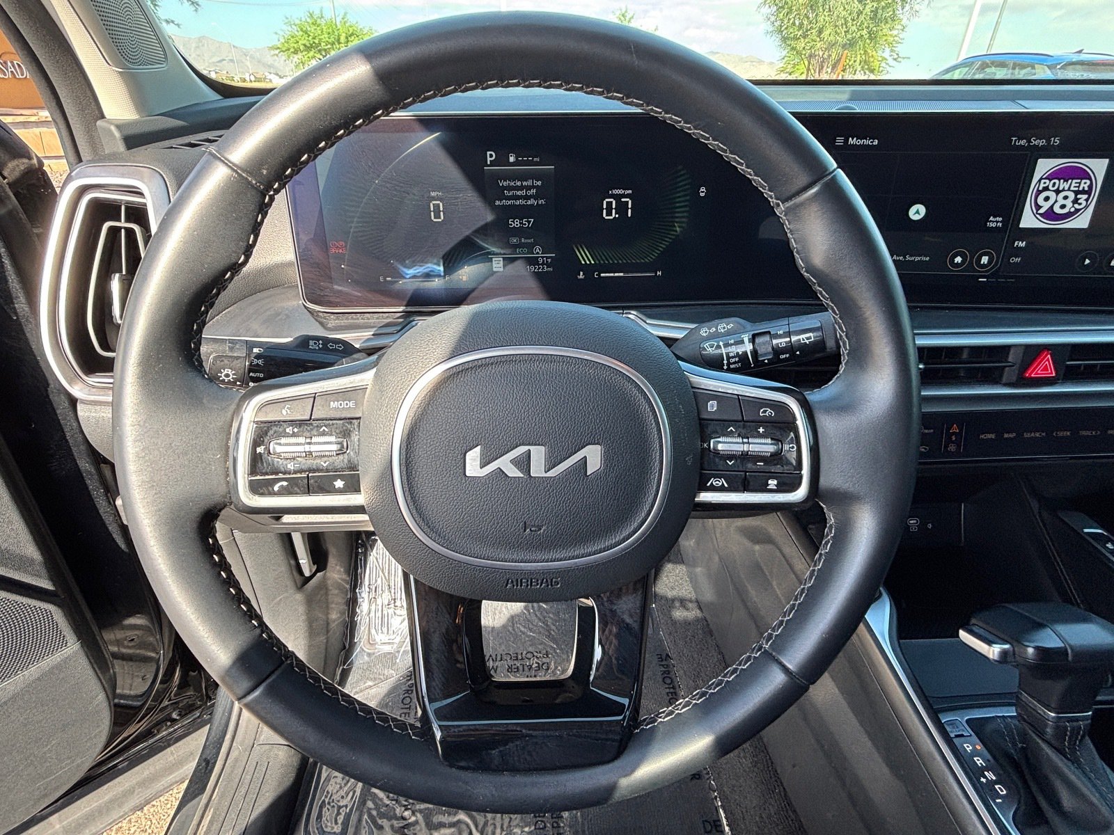 Used 2025 Kia Sorento S FWD image 12