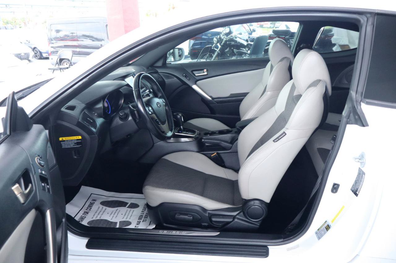 Used 2014 Hyundai Genesis 2.0T RWD image 15