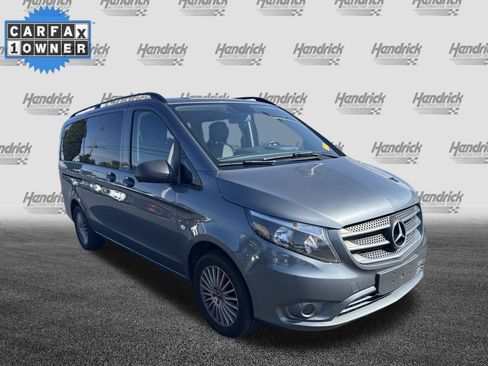 Used 2019 Mercedes-Benz Metris Passenger image 2