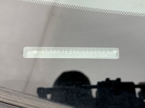 Used 2014 Toyota Avalon Limited FWD image 22