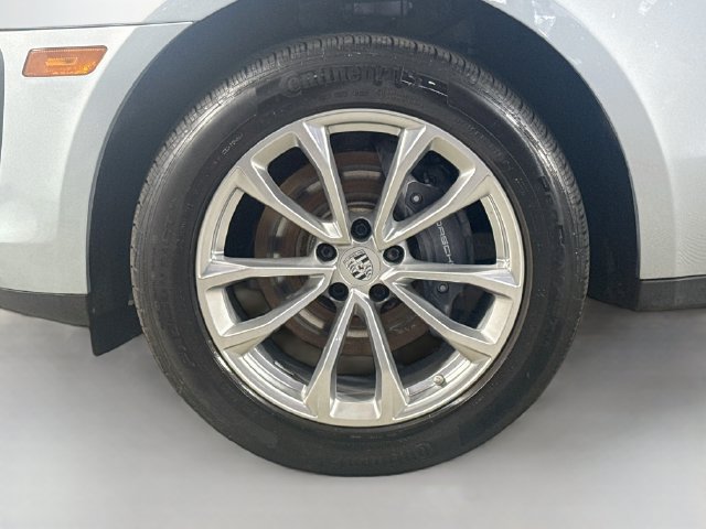 Used 2023 Porsche Macan w/ Premium Package Plus AWD/4WD image 37