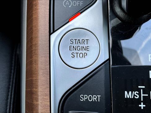 Used 2019 BMW 330i Sedan w/ Premium Package image 23