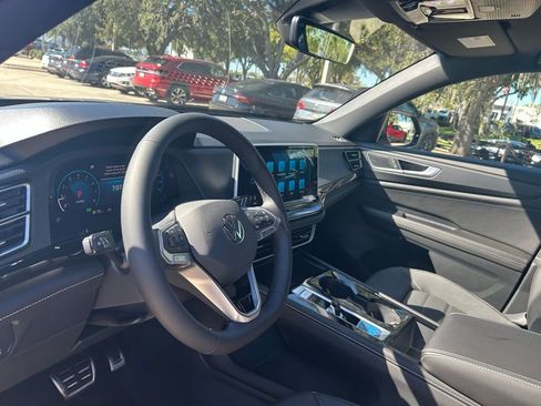 New 2026 Volkswagen Atlas Cross Sport SEL R-Line image 10