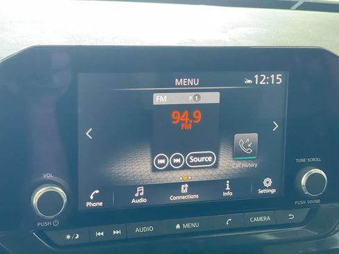 Used 2022 Nissan Pathfinder SV image 16