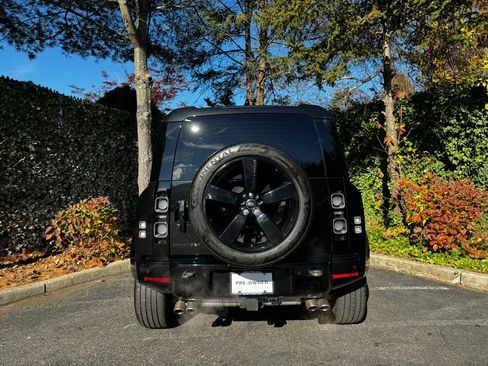 Used 2024 Land Rover Defender 110 V8 image 6