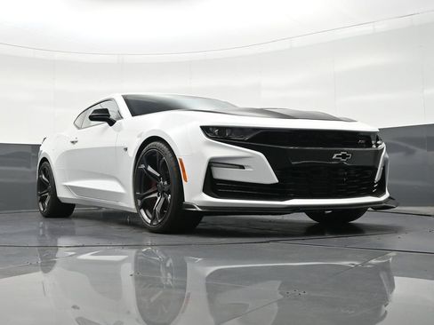 Used 2019 Chevrolet Camaro SS image 29