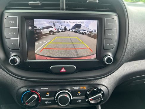 Certified 2023 Kia Soul LX FWD image 9