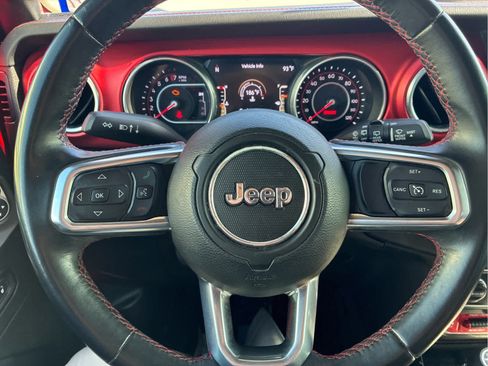 Used 2018 Jeep Wrangler Unlimited Rubicon AWD/4WD image 12