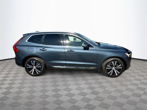 Used 2023 Volvo XC60 B5 Plus image 5