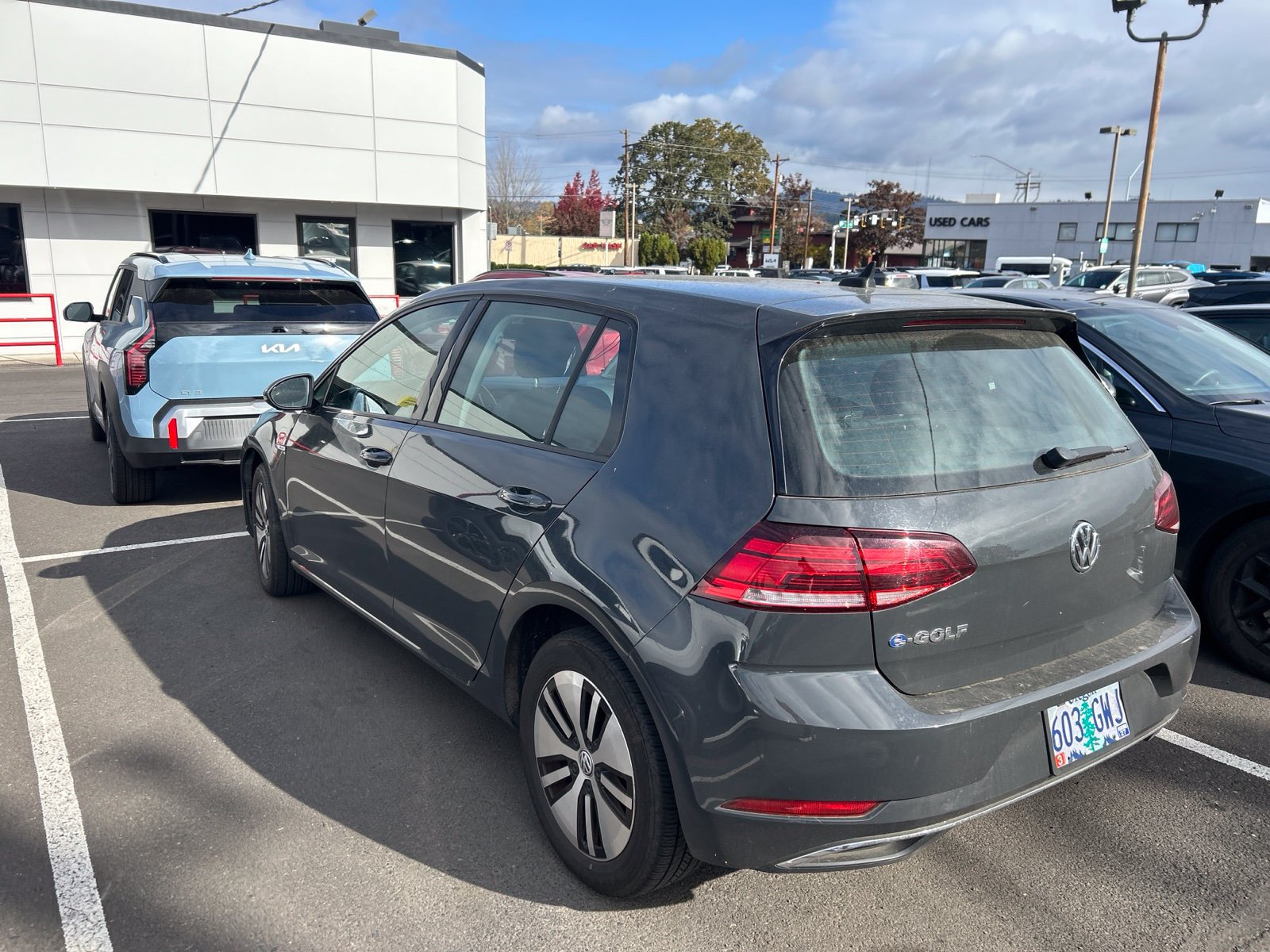 Used 2019 Volkswagen e-Golf SE w/ Driver Assistance Package FWD image 4