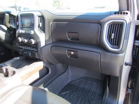 Used 2019 GMC Sierra 1500 SLT w/ SLT Premium Plus Package AWD/4WD image 16