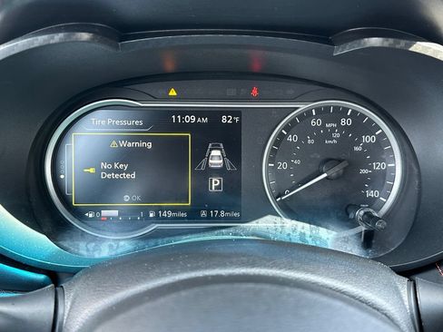 Used 2024 Nissan Versa SR FWD image 25