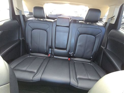 Used 2022 Lincoln Nautilus Reserve w/ Equipment Group 201A image 23