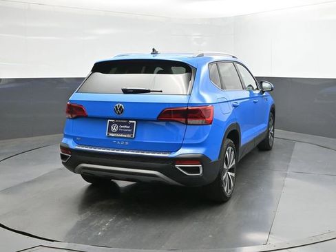 Certified 2023 Volkswagen Taos SE w/ Panoramic Sunroof Package image 8