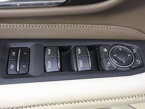 Used 2021 GMC Yukon XL Denali w/ Denali Premium Package AWD/4WD image 24