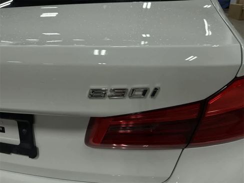 Used 2019 BMW 530i xDrive w/ Convenience Package image 27