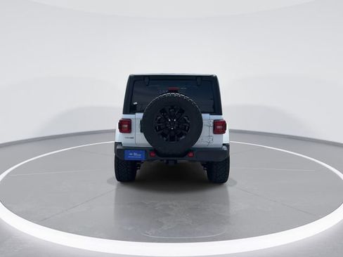 Used 2021 Jeep Wrangler Unlimited Sahara w/ Cold Weather Group AWD/4WD image 6
