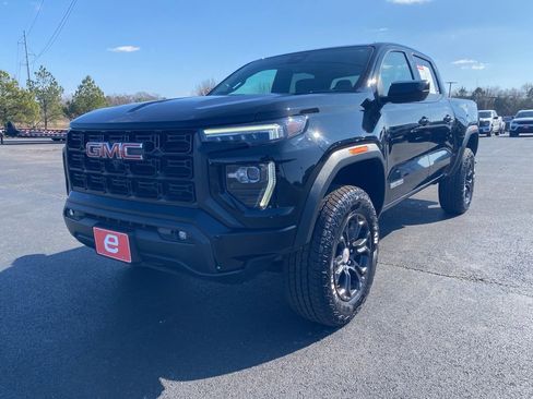 Used 2024 GMC Canyon Elevation w/ Convenience Package image 3