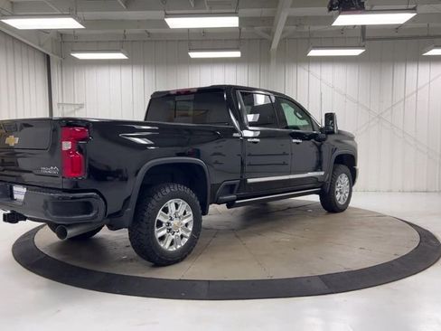 Used 2024 Chevrolet Silverado 3500 High Country w/ High Country Premium Package AWD/4WD image 8