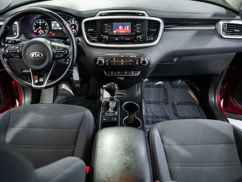 Used 2016 Kia Sorento LX w/ LX Convenience Package image 23