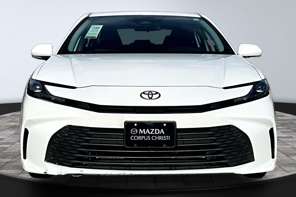 Used 2025 Toyota Camry LE FWD image 3