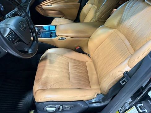Used 2021 Lexus LS 500 w/ Interior Upgrade Package RWD image 28