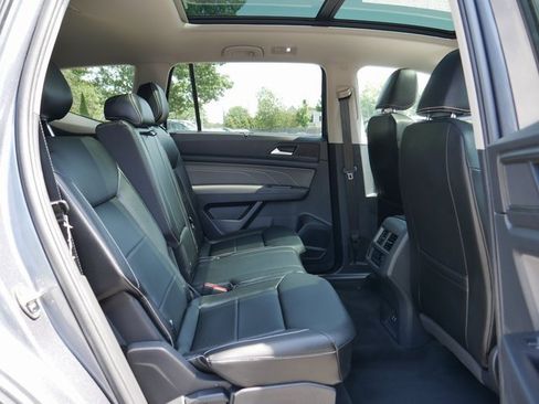 Used 2022 Volkswagen Atlas SEL image 16