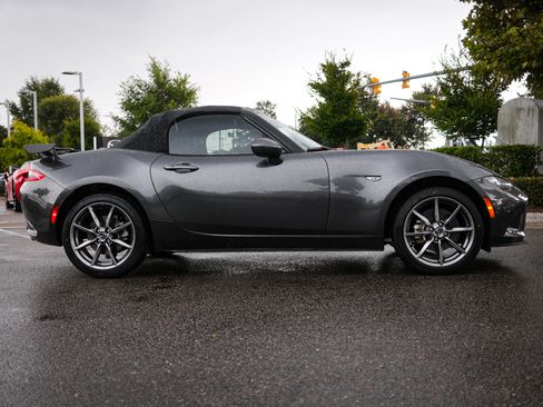 Used 2022 MAZDA MX-5 Miata Grand Touring RWD image 11