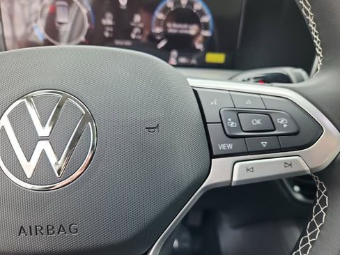 New 2026 Volkswagen Tiguan SE image 12