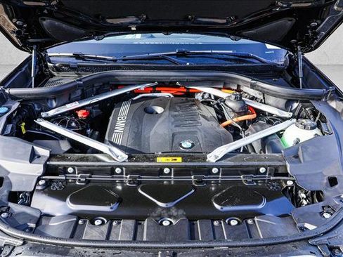 Certified 2025 BMW X5 xDrive50e w/ Parking Assistance Package image 25