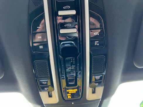 Used 2018 Porsche Panamera 4S image 43