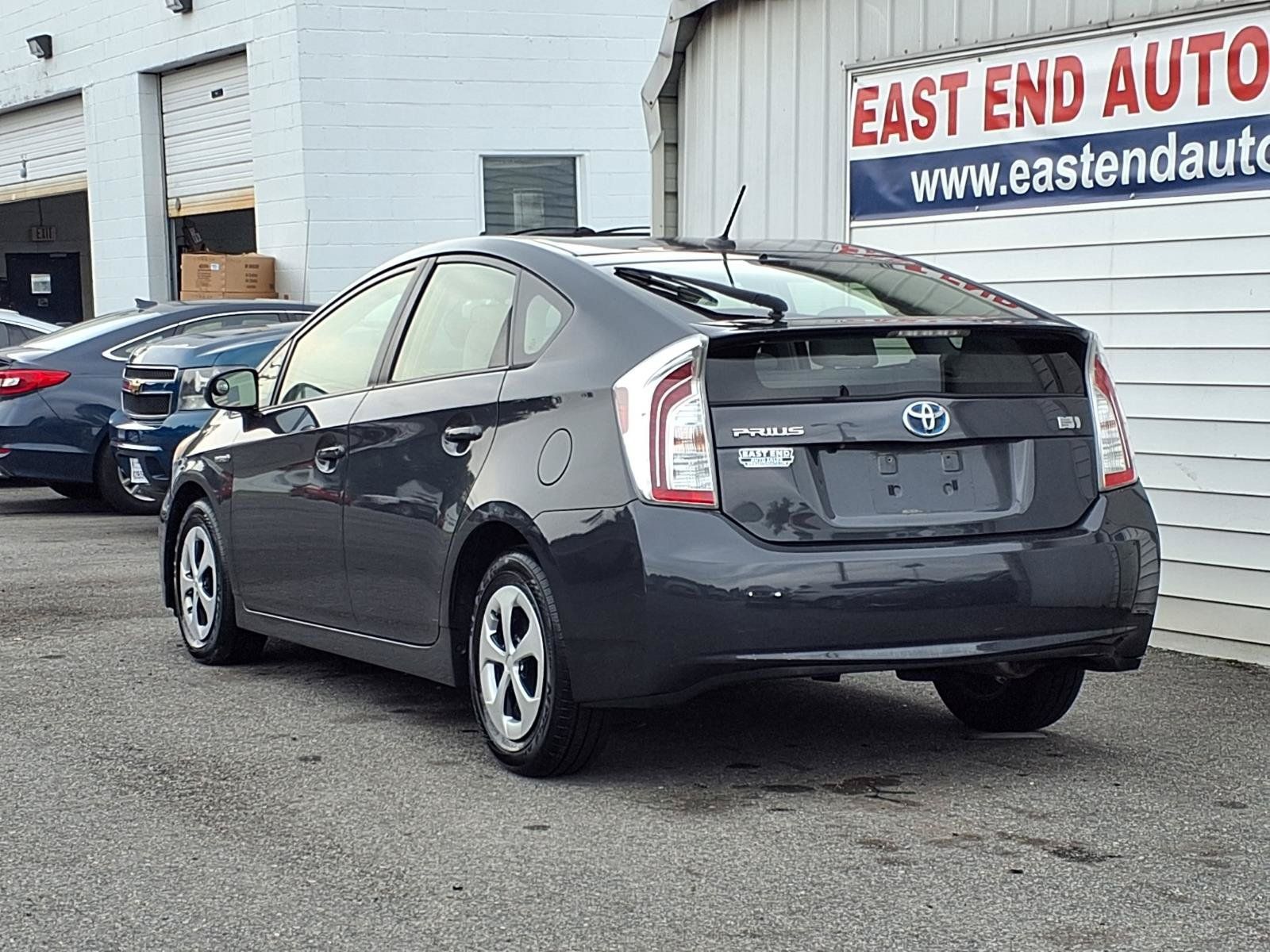 Used 2013 Toyota Prius Three FWD image 3