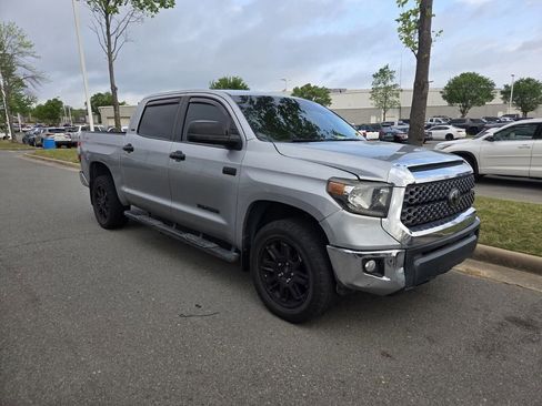 Used 2021 Toyota Tundra SR5 w/ SR5 Upgrade Package image 2