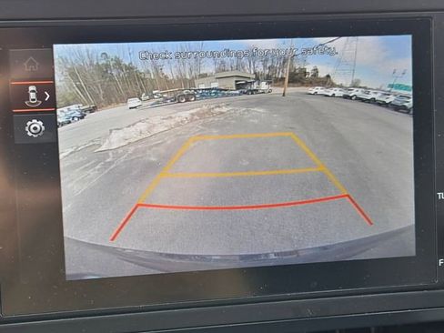 Used 2024 Kia Carnival LX image 27