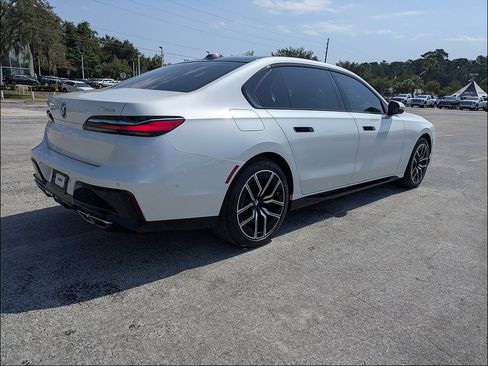 Used 2024 BMW 760i xDrive AWD/4WD image 7