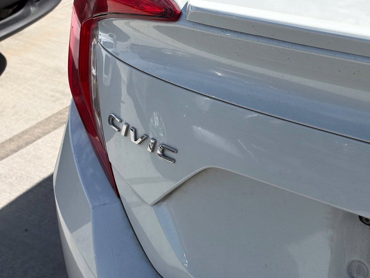Used 2019 Honda Civic EX image 4