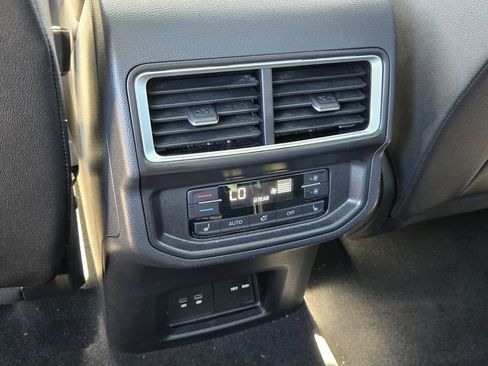 Used 2025 Volkswagen Atlas SEL Premium R-Line image 14