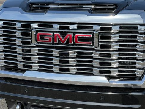 New 2026 GMC Sierra 2500 Denali w/ Denali Reserve Package AWD/4WD image 44