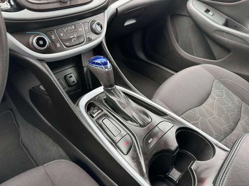 Used 2018 Chevrolet Volt LT FWD image 32