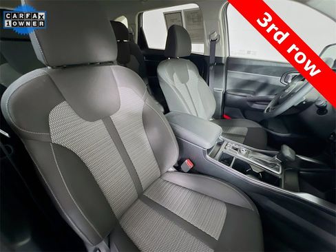 Certified 2025 Kia Sorento LX image 27