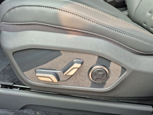 New 2026 Kia EV9 Wind image 23