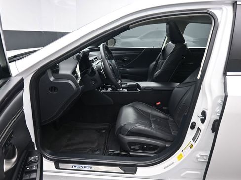 Used 2020 Lexus ES 300h w/ Accessory Package FWD image 11