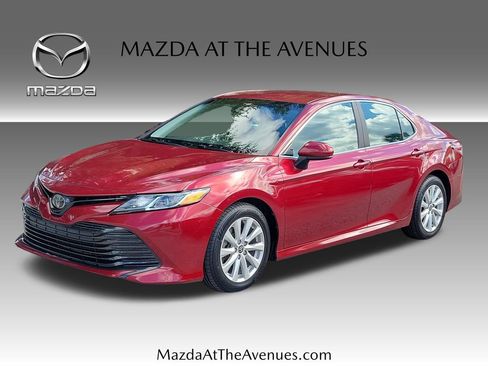 Used 2020 Toyota Camry LE FWD image 1