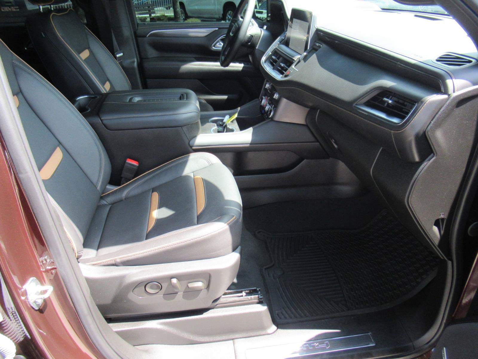 Used 2023 GMC Yukon AT4 w/ AT4 Premium Plus Package AWD/4WD image 9