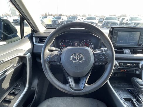 Used 2020 Toyota RAV4 XLE image 12