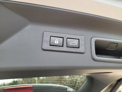 New 2025 Subaru Forester Premium image 19