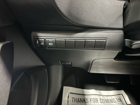Used 2025 Toyota Corolla SE image 17